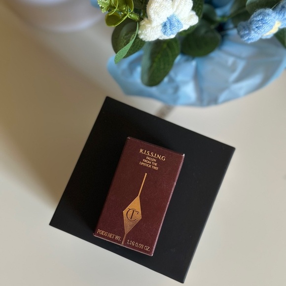 NEW Charlotte Tilbury K.I.S.S.I.N.G 90'S PINK Mini Lipstick - Picture 7 of 11